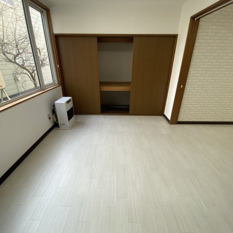 シャトーハイツの洋室|落ち着いた色調の洋室です