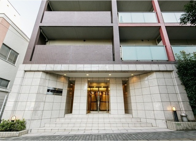 コンフォリア文京白山のエントランス