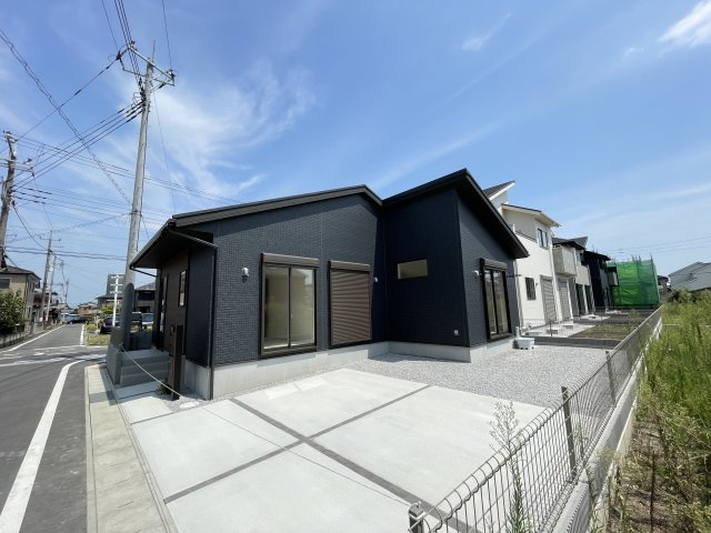 高崎市新町（全5棟）1号棟の前面道路含む現地写真