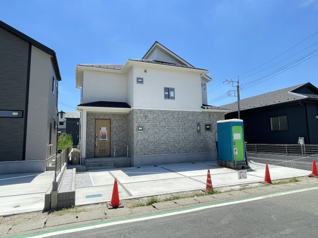 高崎市新町（全5棟）2号棟の前面道路含む現地写真