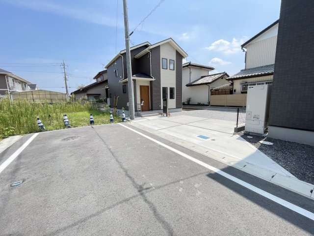 高崎市新町（全5棟）5号棟の前面道路含む現地写真