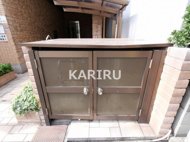 オズレジデンス鶴見の玄関