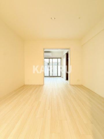 Alivis緑橋の居間・リビング