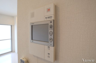 【セキュリティ】 | チェルトヴィータ  | モニター付きインターホンです