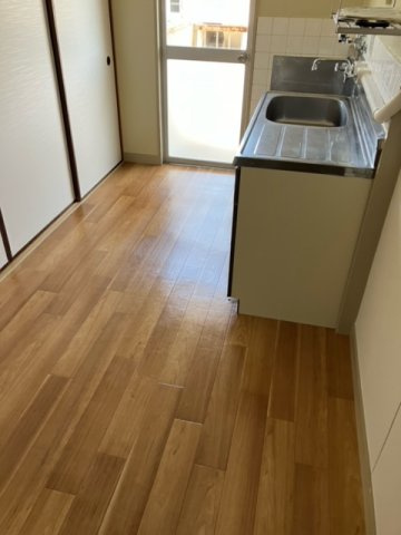 兵庫県公社　川西松ケ丘（１）２号棟の居間・リビング|使いやすいリビングです