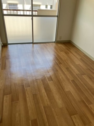 兵庫県公社　川西松ケ丘（１）２号棟の洋室|使い勝手のいい洋室です