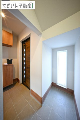 【玄関】 | フェリディアガーデン上里町勅使河原　新築住宅 | ≪4号棟≫
現地(2025年月11月撮影)