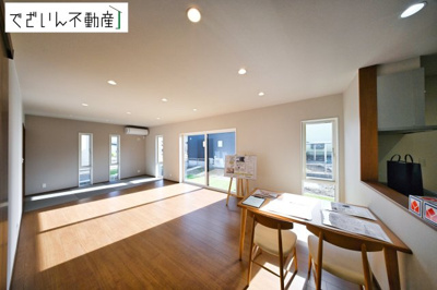 【居間・リビング】 | フェリディアガーデン上里町勅使河原　新築住宅 | ≪4号棟≫
現地(2025年月11月撮影)