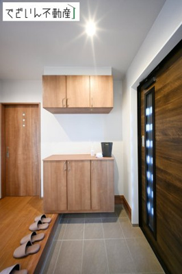 【玄関】 | フェリディアガーデン上里町勅使河原　新築住宅 | ≪4号棟≫
現地(2025年月11月撮影)