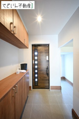 【玄関】 | フェリディアガーデン上里町勅使河原　新築住宅 | ≪4号棟≫
現地(2025年月11月撮影)