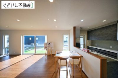 【居間・リビング】 | フェリディアガーデン上里町勅使河原　新築住宅 | ≪4号棟≫
現地(2025年月11月撮影)