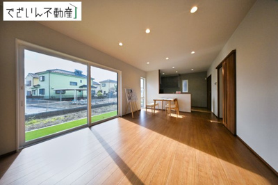 【居間・リビング】 | フェリディアガーデン上里町勅使河原　戸建住宅 | ≪4号棟≫
現地(2025年月11月撮影)