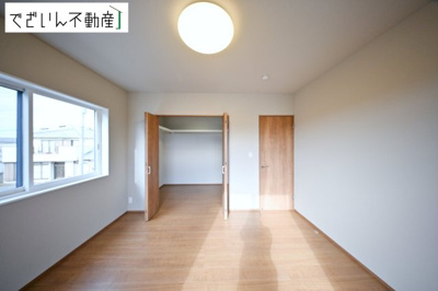 【洋室】 | フェリディアガーデン上里町勅使河原　新築住宅 | ≪4号棟≫
現地(2025年月11月撮影)
