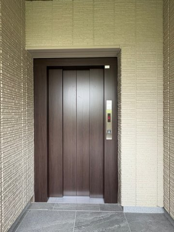 ＦＩＲＳＴ　ＳＣＥＮＥ　Ⅴ番館のその他共用部分|エレベーター付きのマンションです♪
