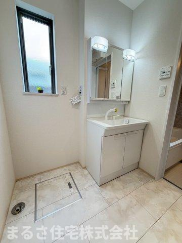 恒久10期　新築戸建の独立洗面台