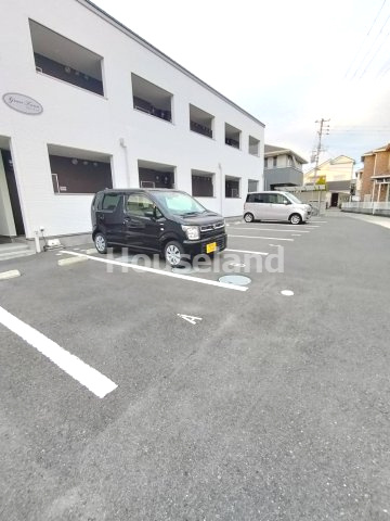 グランターナの駐車場