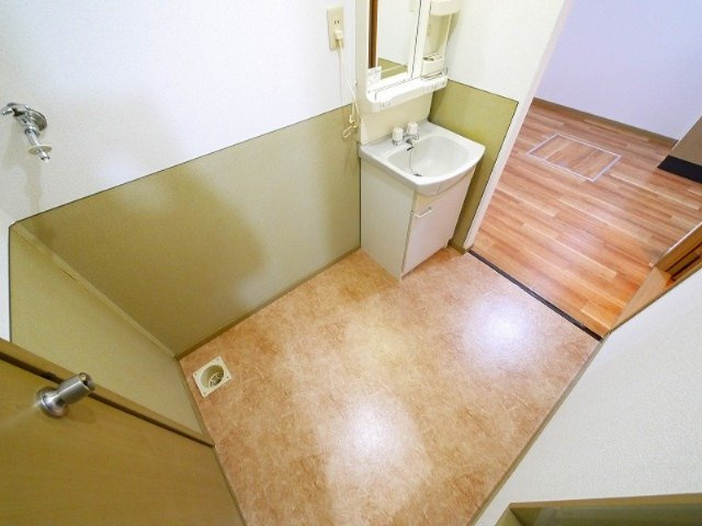 メゾン・ド・プルミエールの設備|洗濯機置き場です