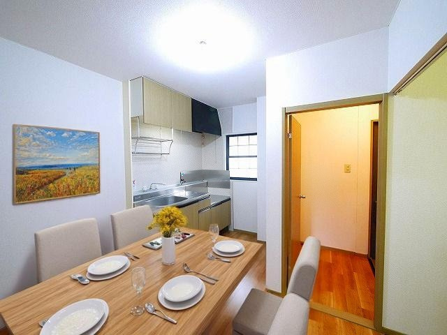 メゾン・ド・プルミエールの居間・リビング|ゆったりとした居間です