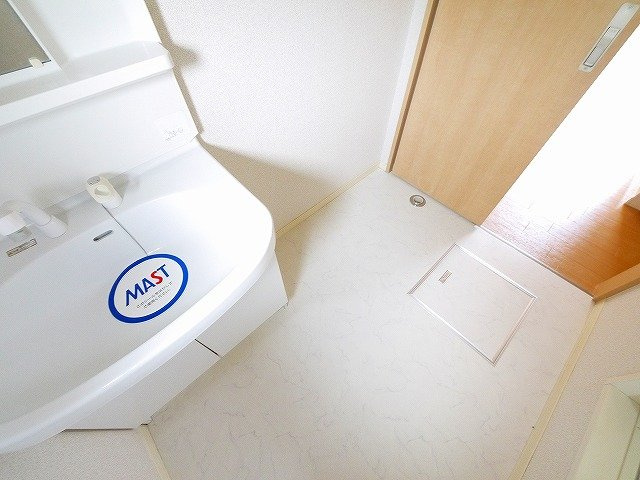 サンプレジールの洗面所|明るい洗面所です