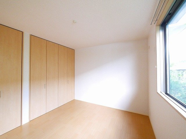 サンプレジールの寝室|落ち着いて過ごせるお部屋なので、寝室にいかがでしょうか