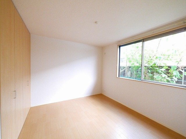 サンプレジールの洋室|個人の部屋や寝室として使える洋室です