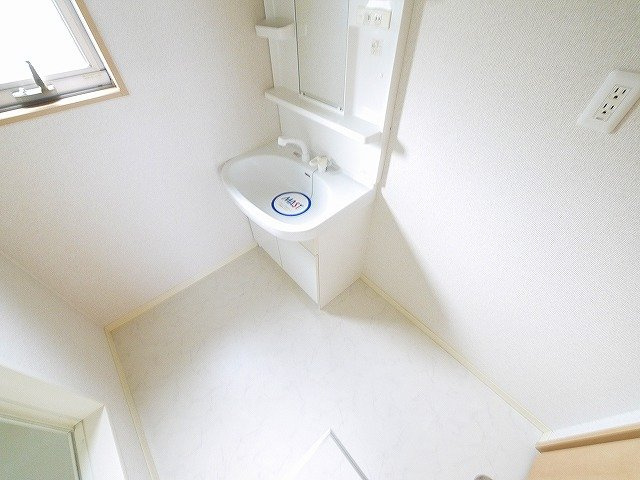 サンプレジールの洗面所|広い洗面スペース