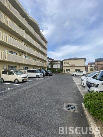 エントピア福泉の駐車場