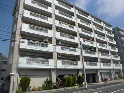 三滝コーポラスの外観