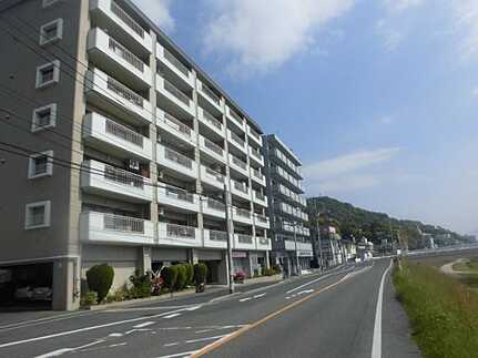 三滝コーポラスの外観