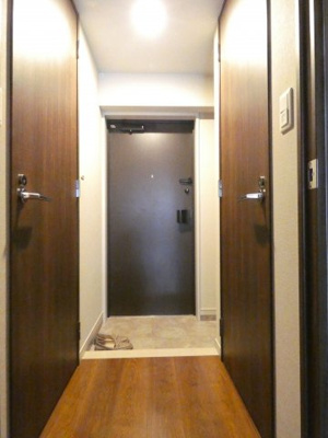 【玄関】 | グランフォーレ千早マークスクエア ウエストウイング | 同シリーズ別物件の写真になります。床や建具などの色は現況優先。