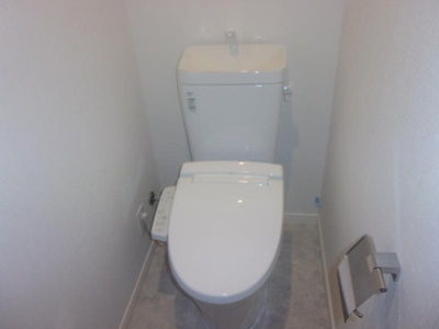 【トイレ】 | グランフォーレ千早マークスクエア ウエストウイング | 同シリーズ別物件の写真になります。床や建具などの色は現況優先。