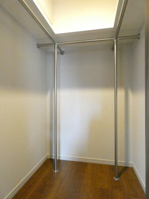 【収納】 | グランフォーレ千早マークスクエア ウエストウイング | 同シリーズ別物件の写真になります。床や建具などの色は現況優先。