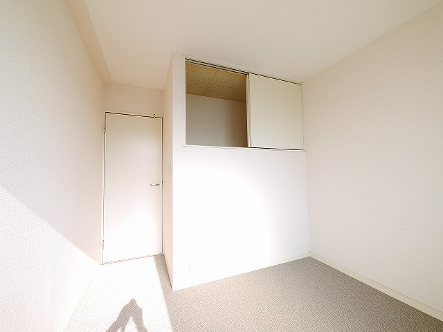 レオパレス西畑の洋室|個人の部屋や寝室として使える洋室です