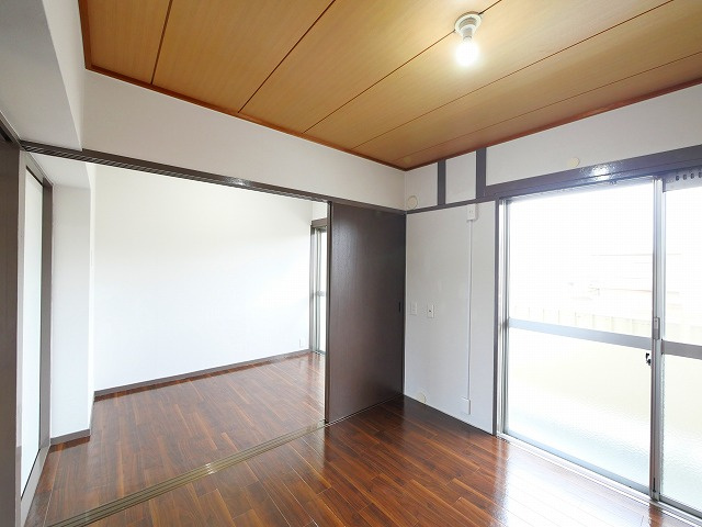 コーポレート筒井の洋室