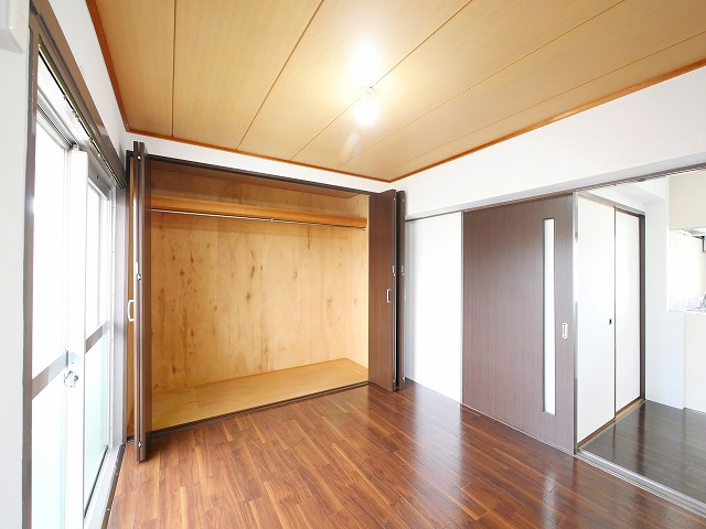 コーポレート筒井の洋室