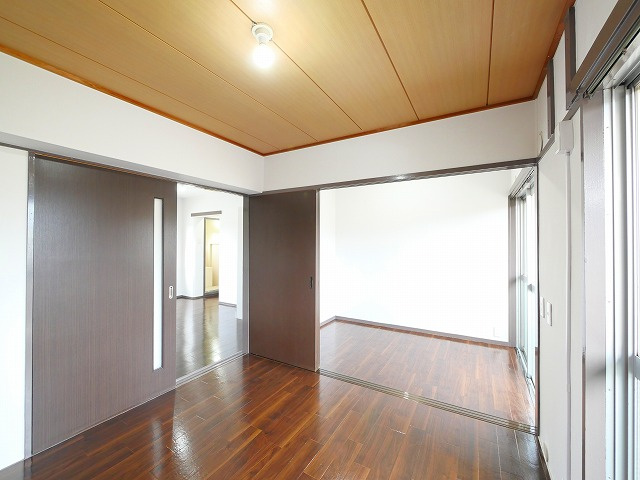 コーポレート筒井の洋室