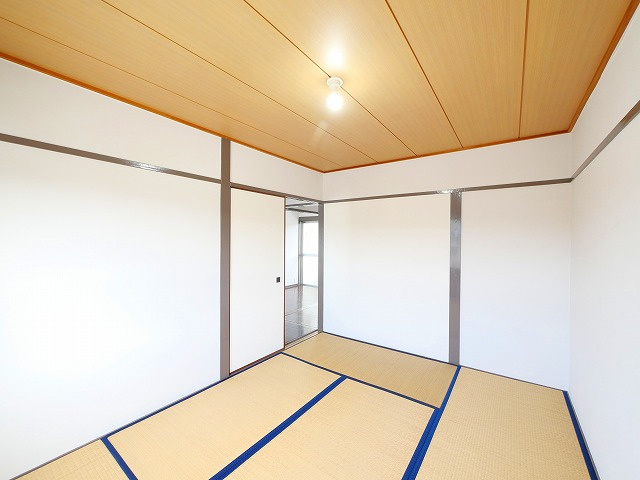 コーポレート筒井の和室