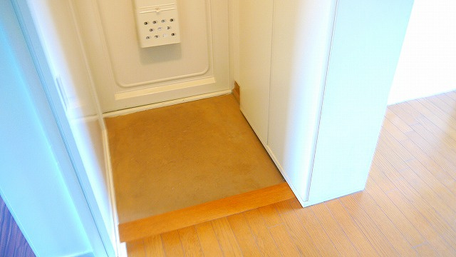 コーポレート筒井の玄関