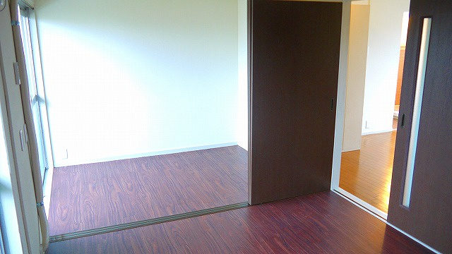 コーポレート筒井の洋室