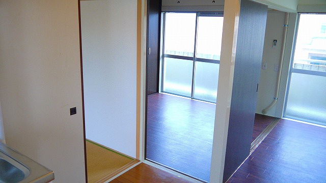 コーポレート筒井の和室