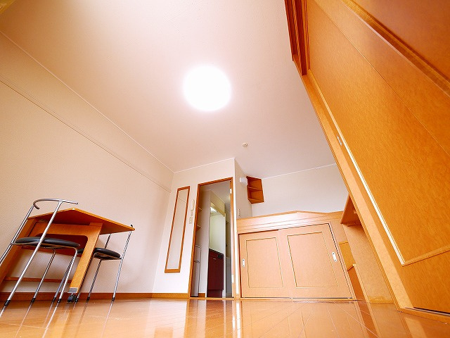 レオパレスＳＯＰＨＩＡの居間・リビング|使いやすい居間です