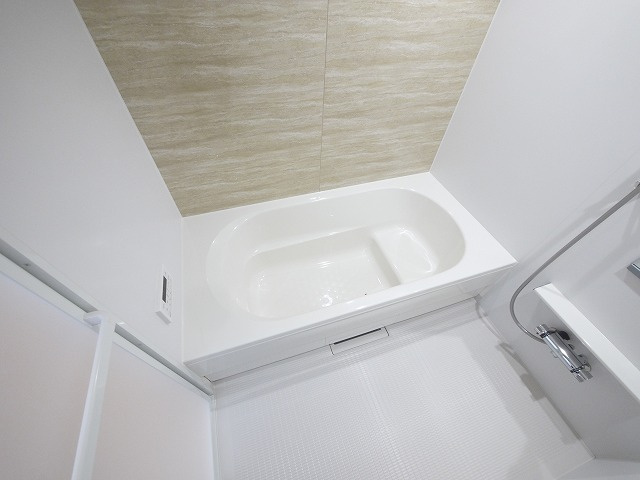 カーサ・リンドペローⅡの浴室|落ち着いた空間のお風呂です