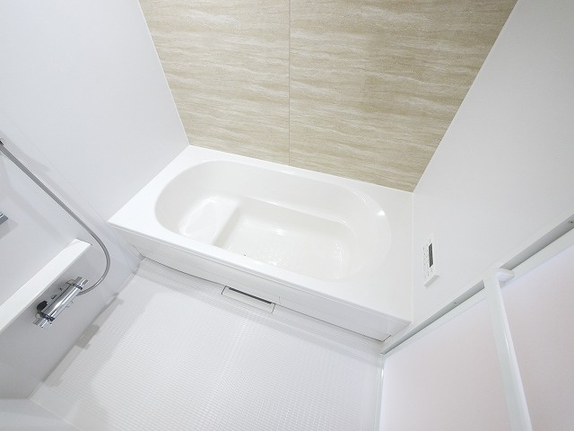 カーサ・リンドペローⅡの浴室|コンパクトで使いやすいお風呂です