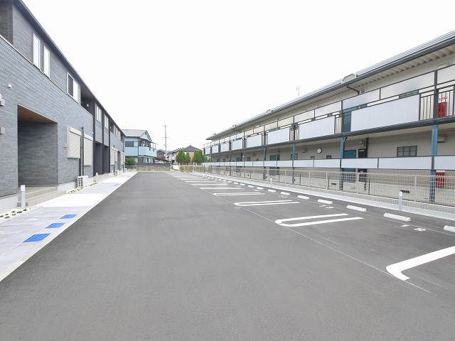 カーサ・リンドペローⅡの駐車場|駐車場完備です