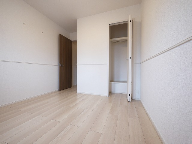 カーサ・リンドペローⅠの洋室|ゆったりした洋室です