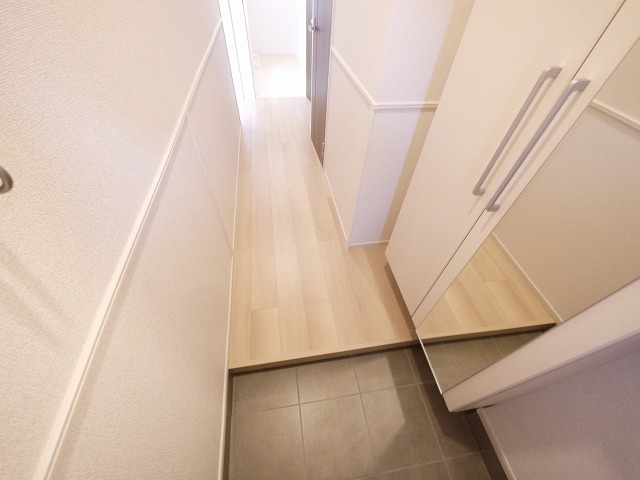 カーサ・リンドペローⅠの玄関|シンプルで使いやすい玄関です