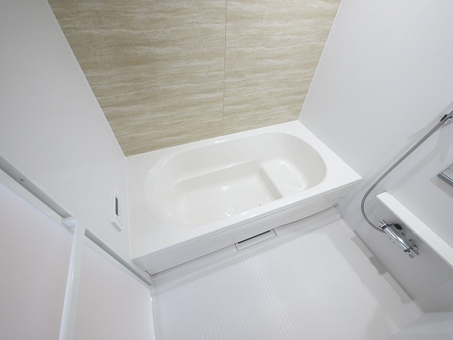 カーサ・リンドペローⅡの浴室|コンパクトで使いやすいお風呂です