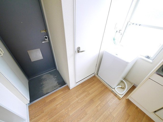 レオパレスカサの玄関|使い勝手が良く、収納もある玄関です