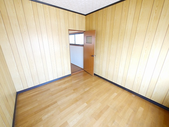 大和郡山市戸建の洋室|明るい洋室です