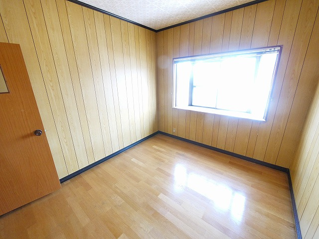 大和郡山市戸建の洋室|広々とした洋室です